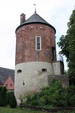  Ascheberg-Burg Davensberg, Burgturm von S. Foto: Eismann 2010