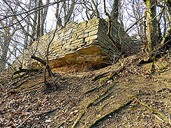 Ardey, Rest eines Gebudes, Foto: M. Rasch 2011