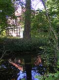 Wassergraben und Vorburg. Foto: G. Rustemeyer 2012