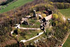 Burgruine Landsburg, Gesamtansicht (Luftaufnahme) von Sdwesten, 2004 (Aufnahme: Manfred Czerwinski, Institut fr pflzische Geschichte und Volkskunde)