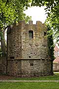  Der wiederaufgemauerte Pulverturm in Lingen. Foto Eismann 2015