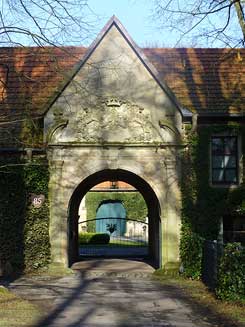  Das Torhaus der Honeburg von Sdosten. Foto Eismann 2015