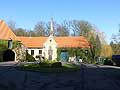  Wirtschaftsgebude und Kapelle der Honeburg von Sden. Foto Eismann 2015