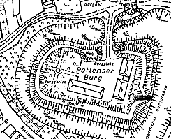 Plan der Burg Pattensen 1744 mit dem eingezeichneten Laufgang (aus Steigerwald 2011, S. 43)