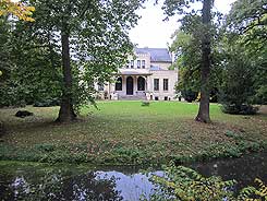 Das heutige Fresenhaus wurde auf dem ehemaligen Burggelnde 1859 erbaut. Foto Frank Both, Okt. 2016.