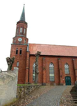 Ansicht auf den westlichen Teil der Kirche auf dem Burgberg von S. Foto Sandy Bieler (2017)