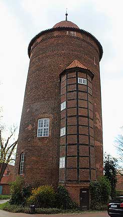 Ansicht des Waldemarsturm mit dem Treppenturm von SO. Foto Sandy Bieler (2017)