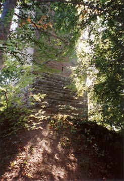 Graben und Hauptturm, Foto: D. Spindler (2004)