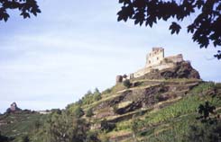 Gesamtansicht von Nieder- und Oberburg, Foto: J. Friedhoff (1999)